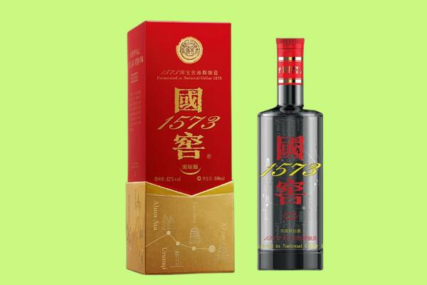 伊犁州额敏县回收国窖1573.jpg